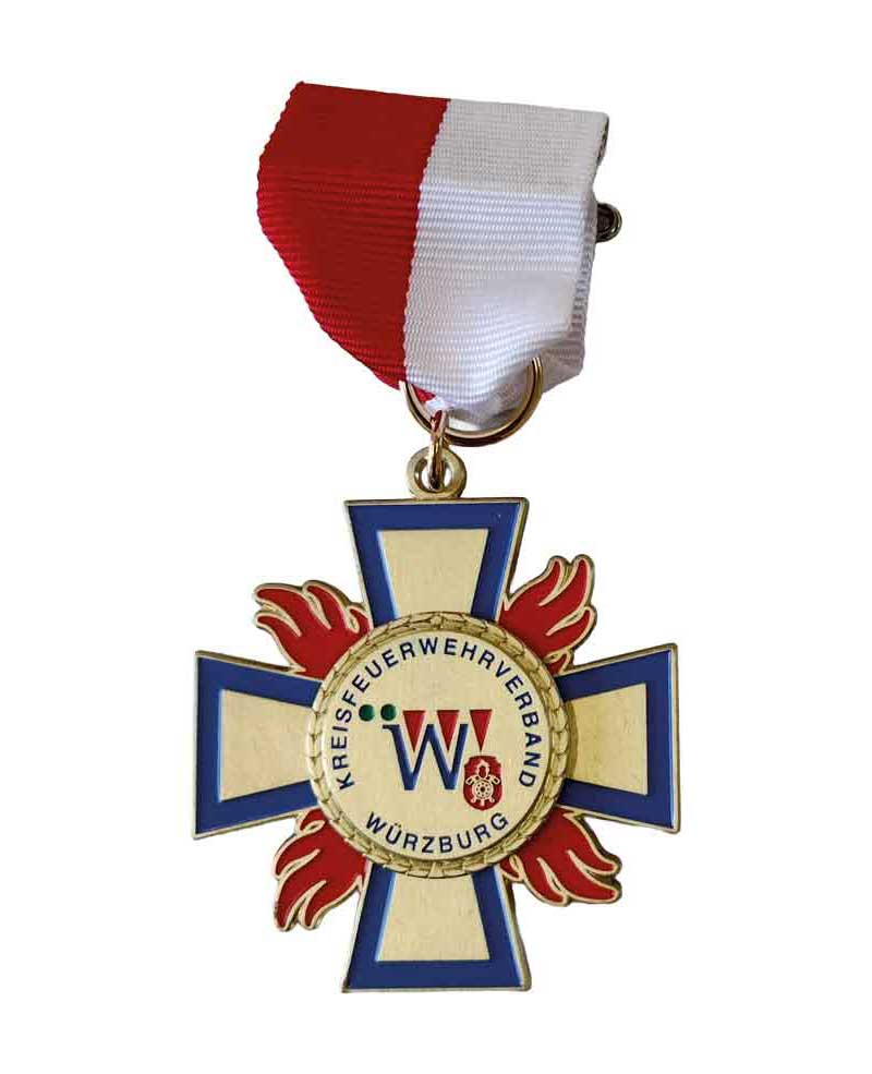 Ehrenkreuz in Gold am Band