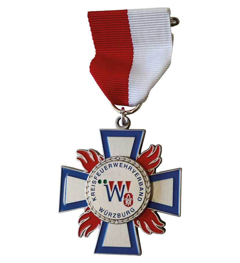 Ehrenkreuz in Silber am Band